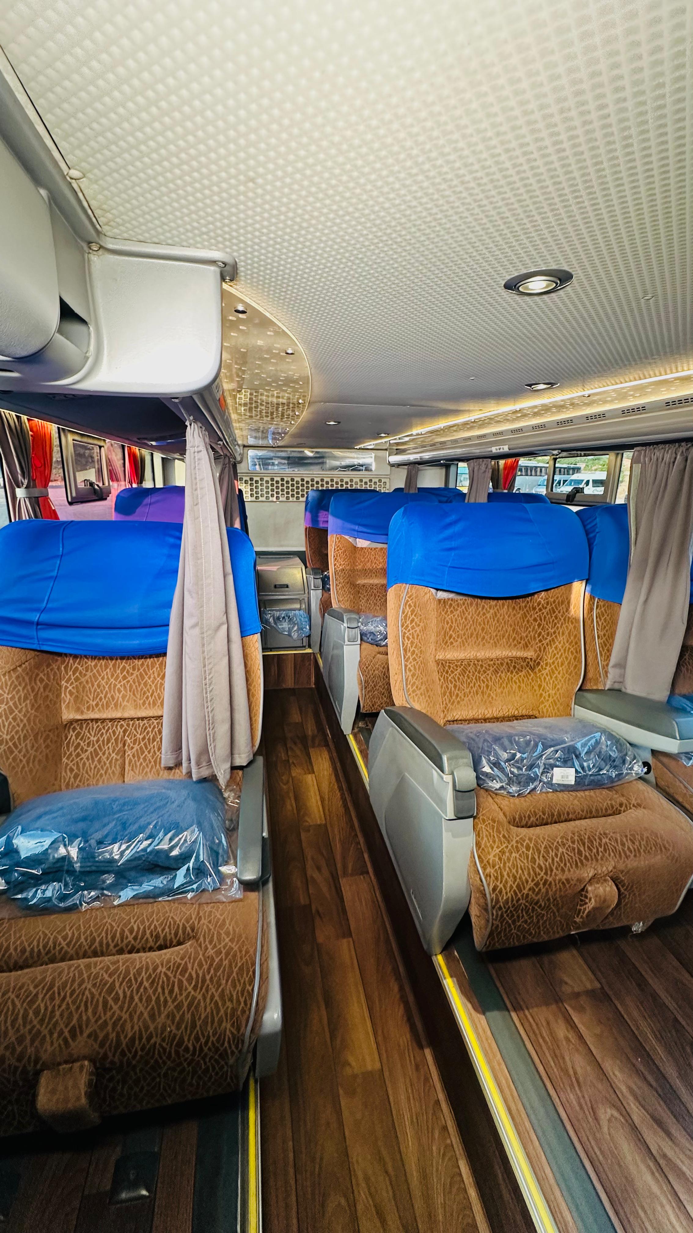 Foto 3 de Busscar VISSTA BUSS DD / Mercedes O500RSDD- 8x2