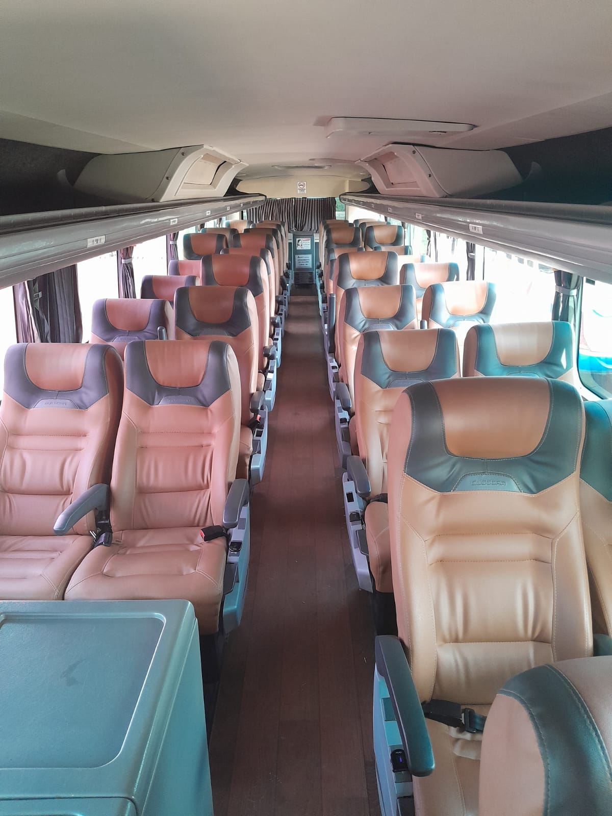 Foto 5 de Busscar VISSTA BUSS DD / Scania K400