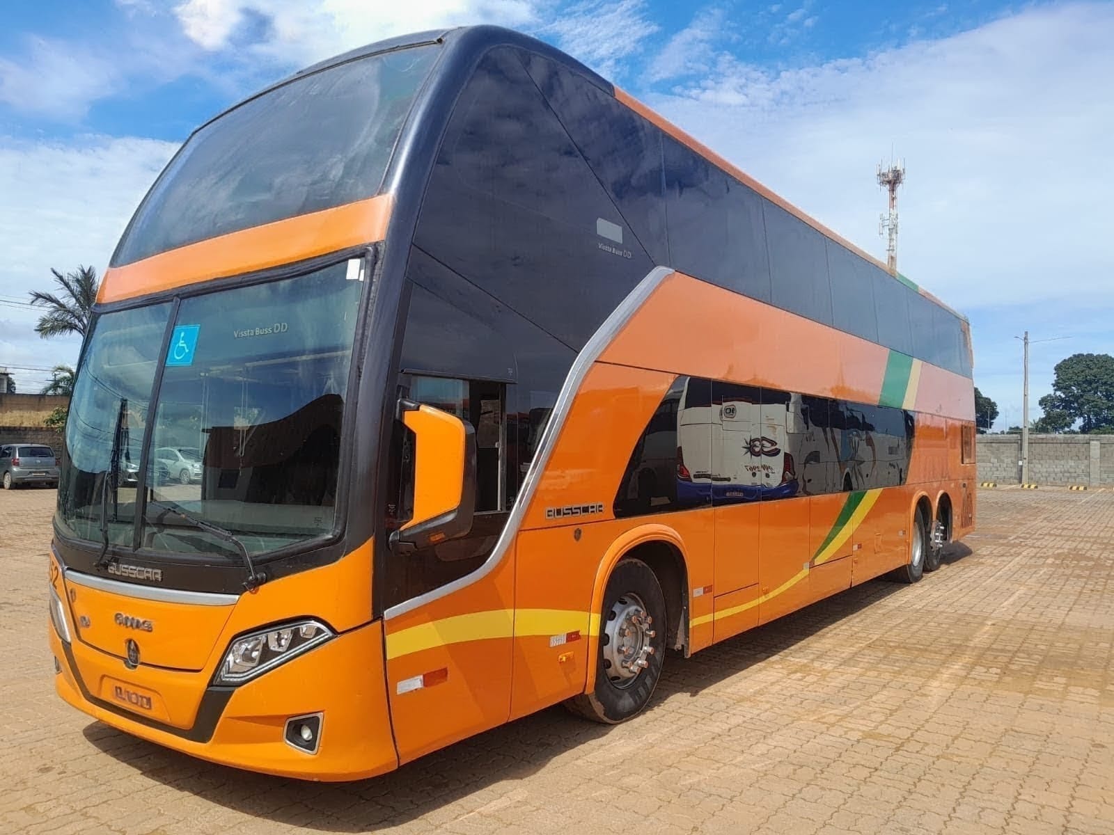 Foto 1 de Busscar VISSTA BUSS DD / Scania K400