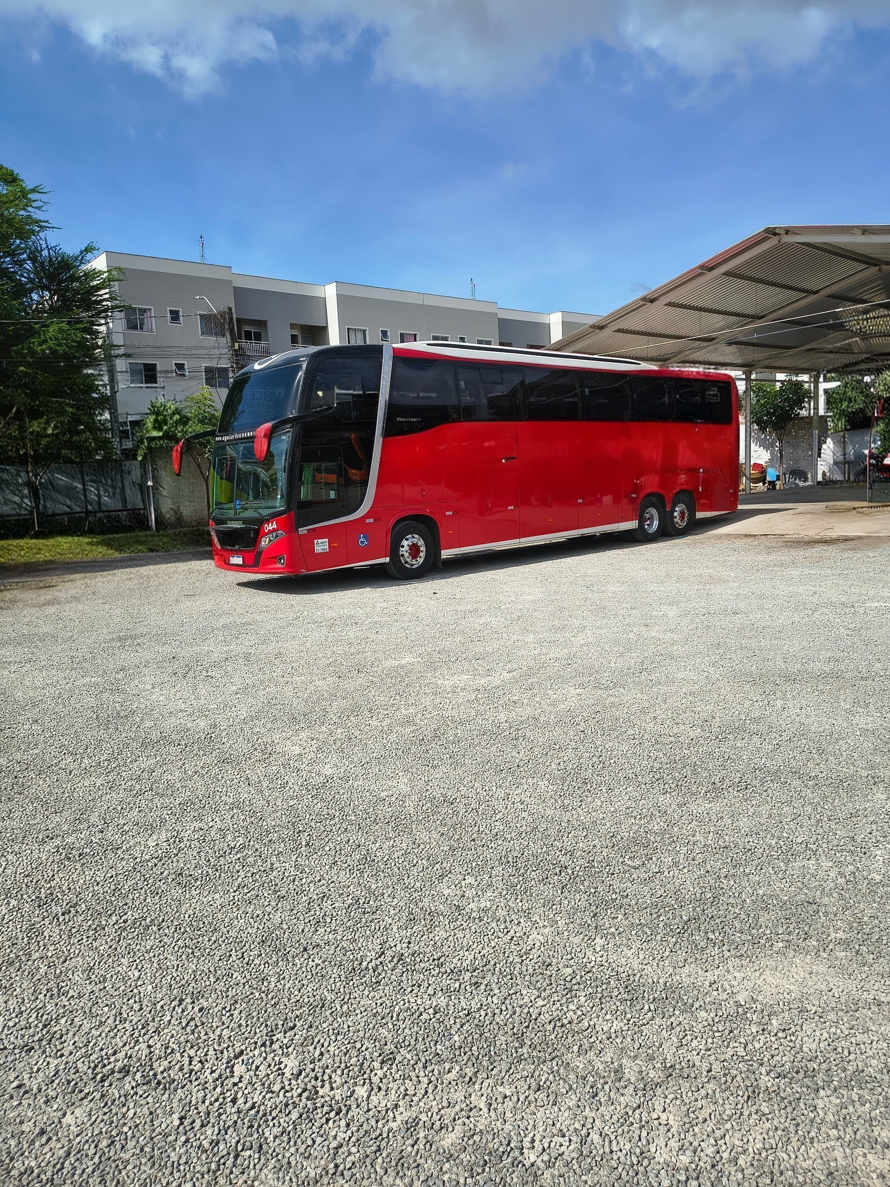 Foto 3 de Busscar VISSTA BUSS 400 / Scania K370