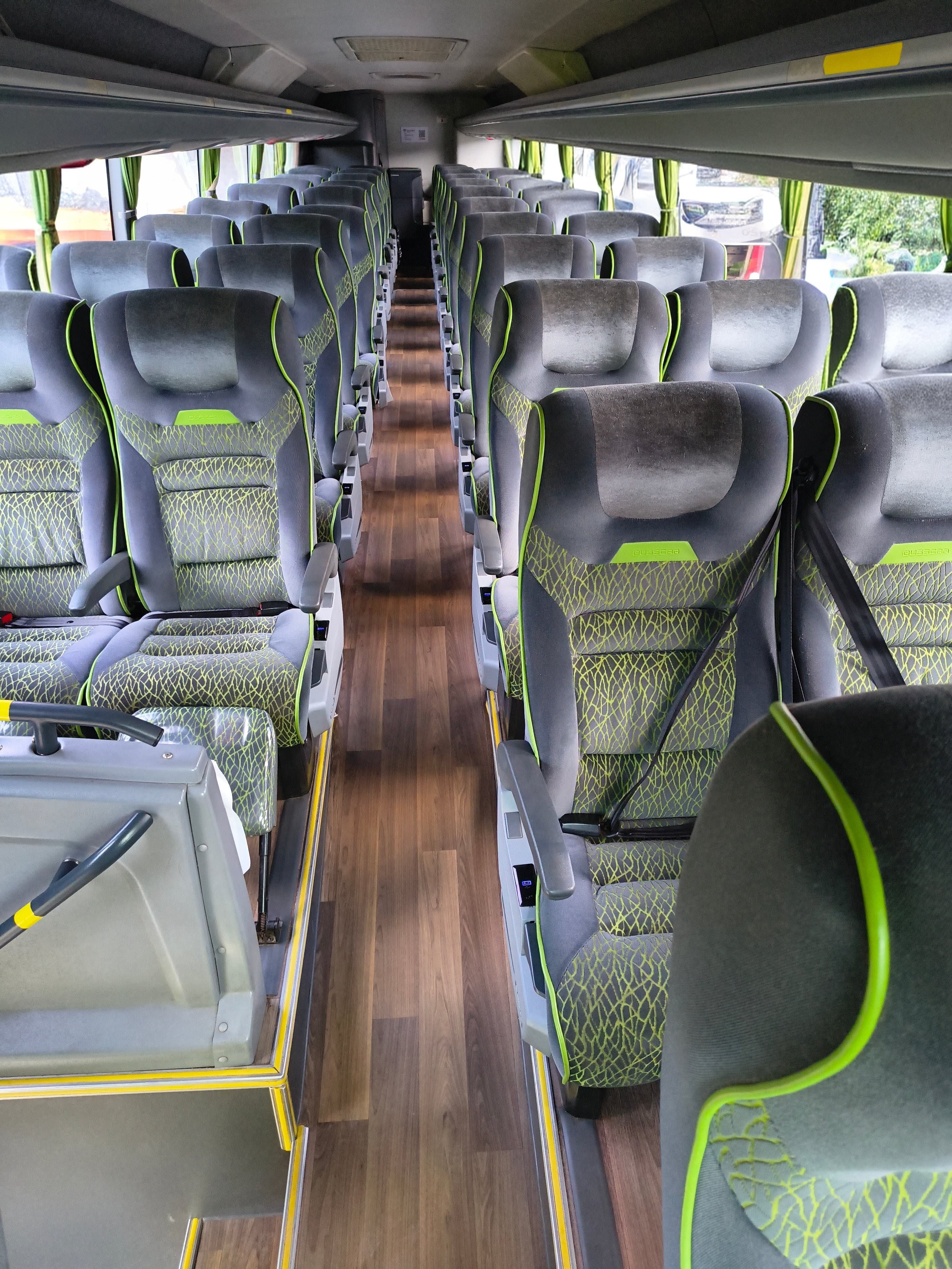 Foto 4 de Busscar VISSTA BUSS 400 / Scania K370