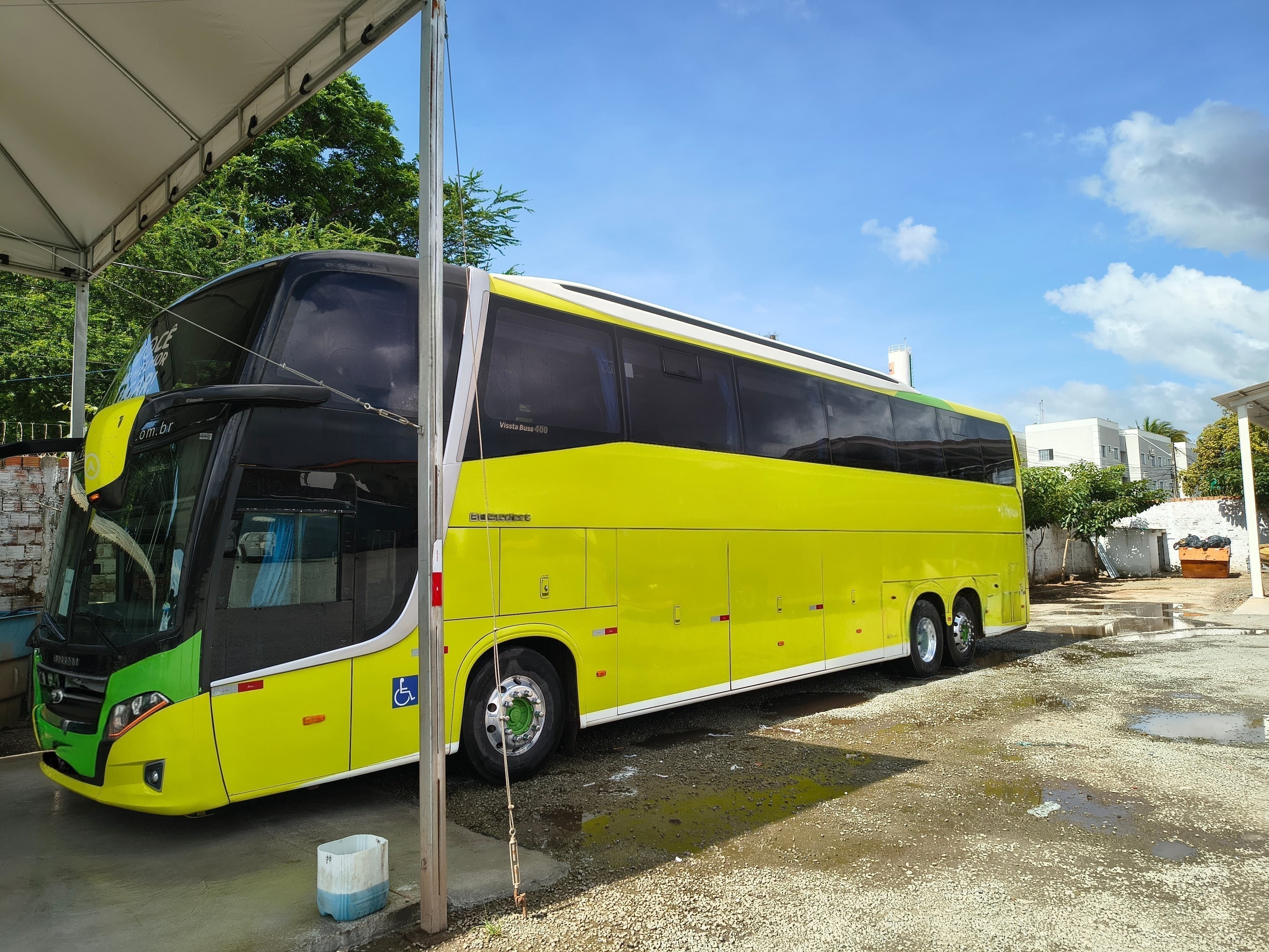 Foto 2 de Busscar VISSTA BUSS 400 / Scania K370