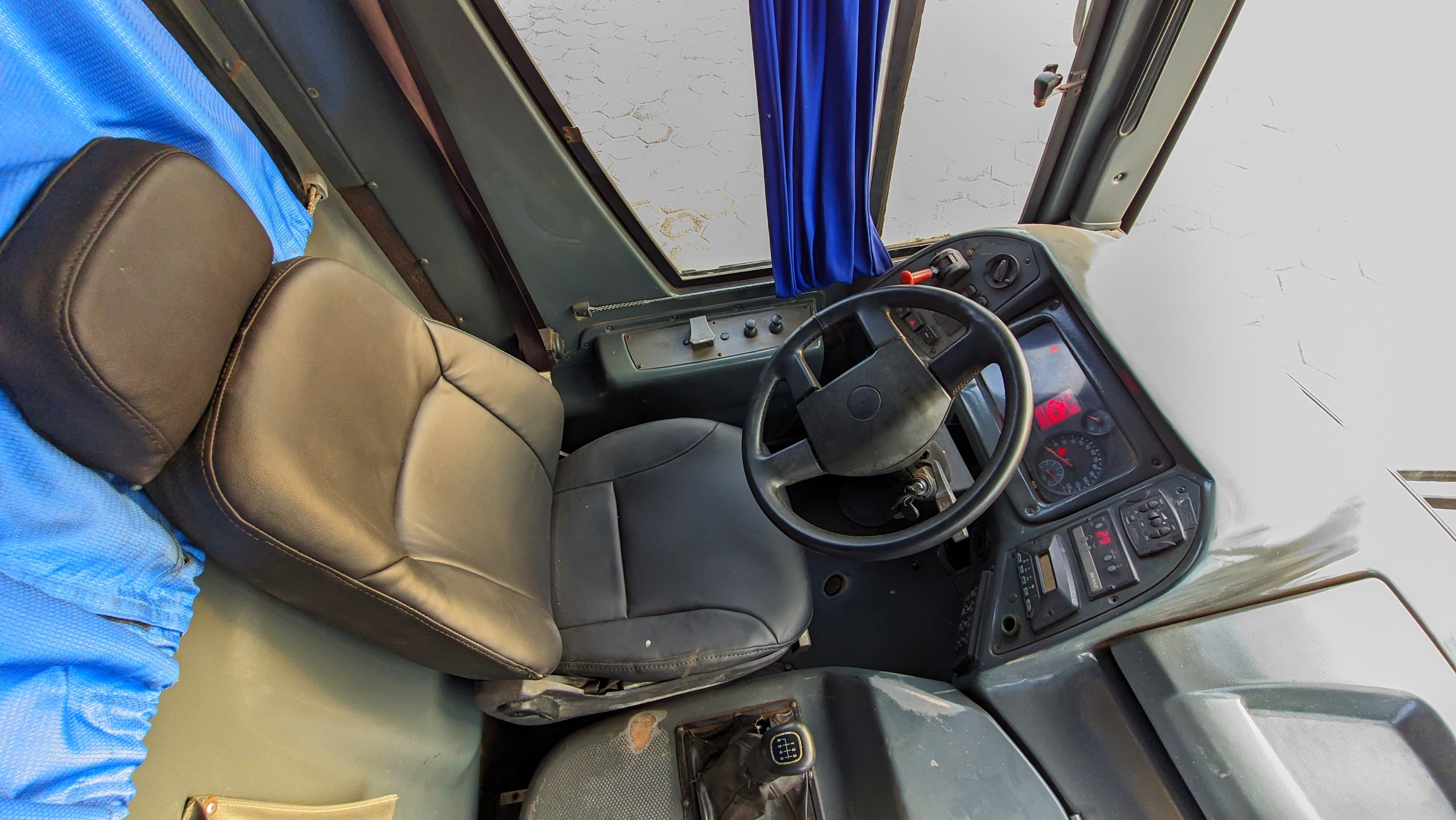 Foto 6 de Comil CAMPIONE 3.25 / Volkswagen 17.230