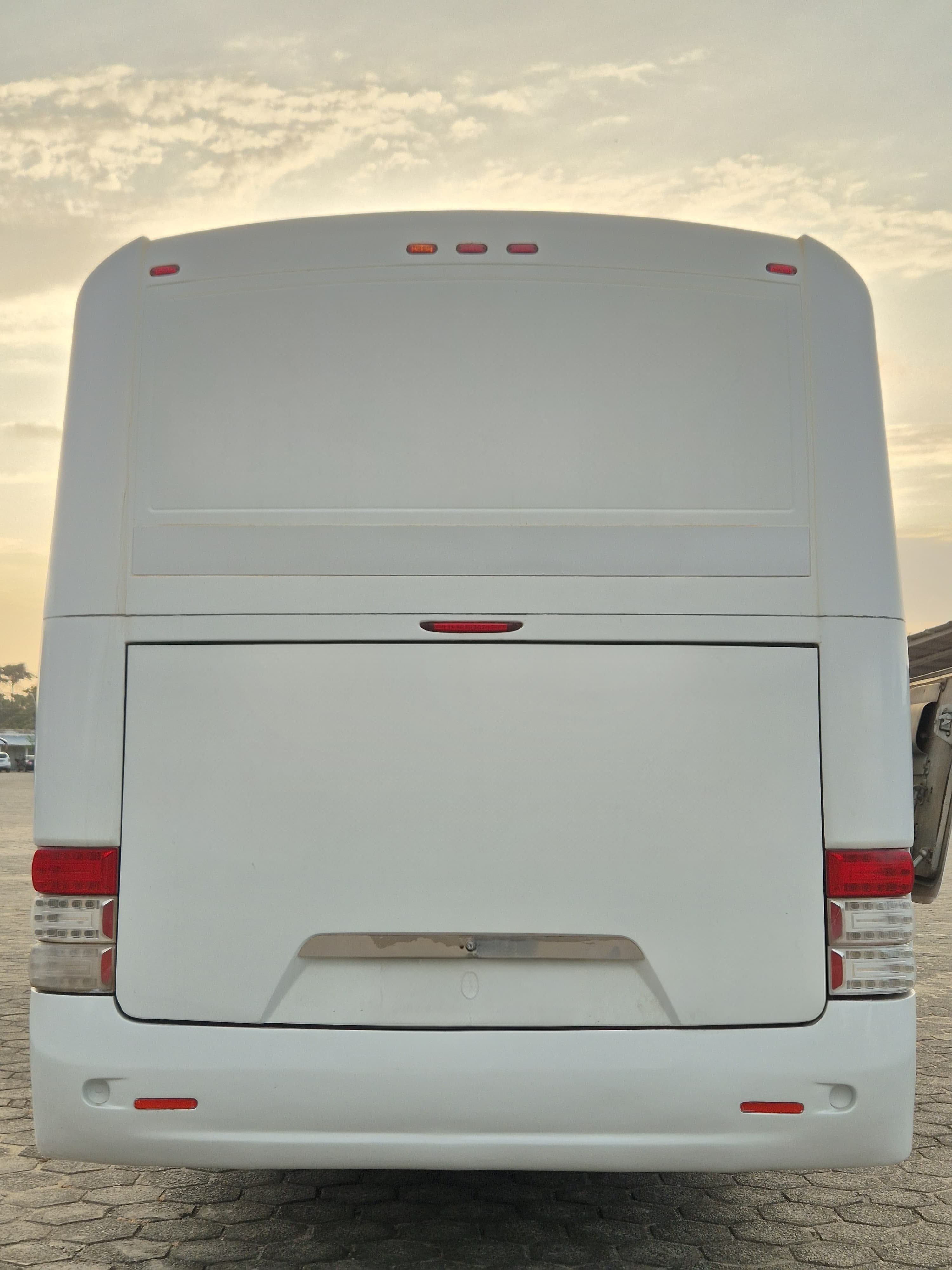 Foto 3 de Comil CAMPIONE 3.25 / Volkswagen 17.230