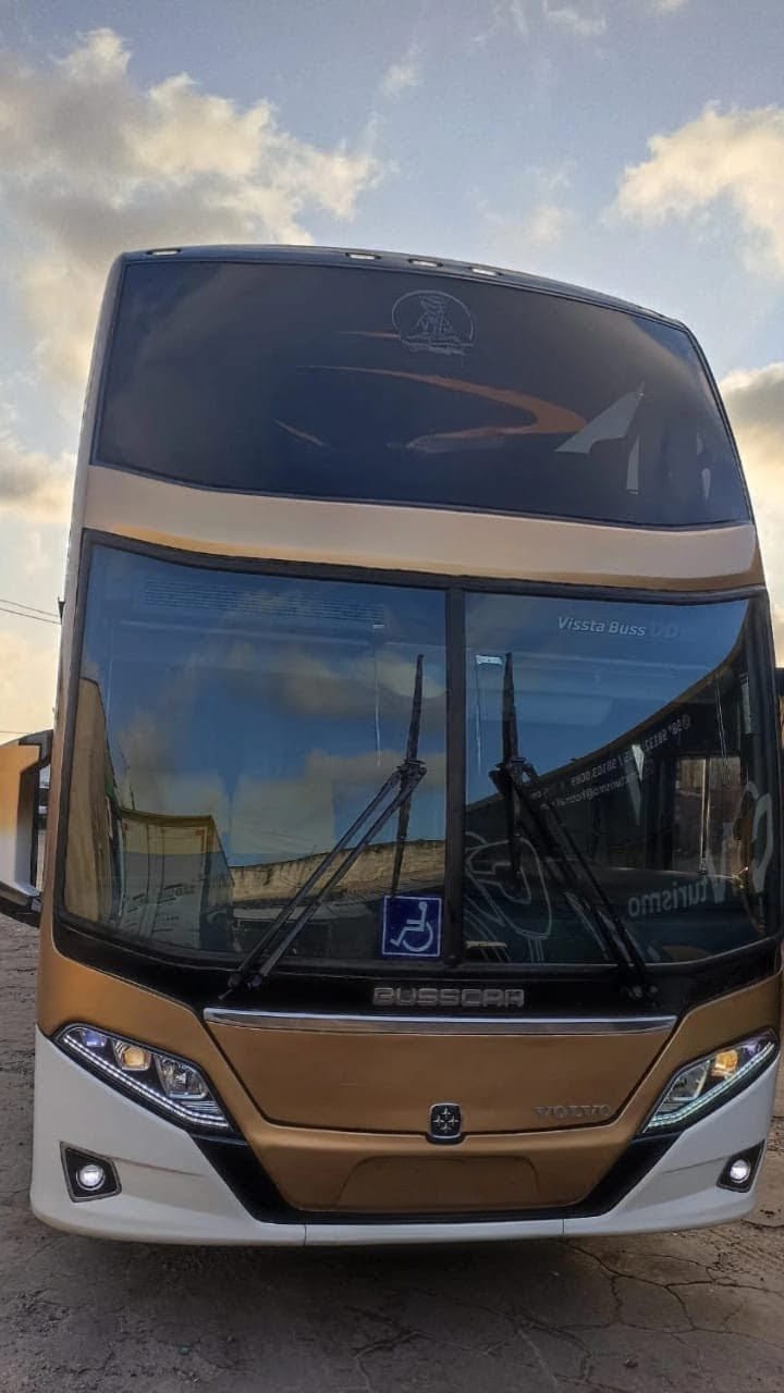 Foto 2 de Busscar VISSTA BUSS DD / Volvo B450 8x2