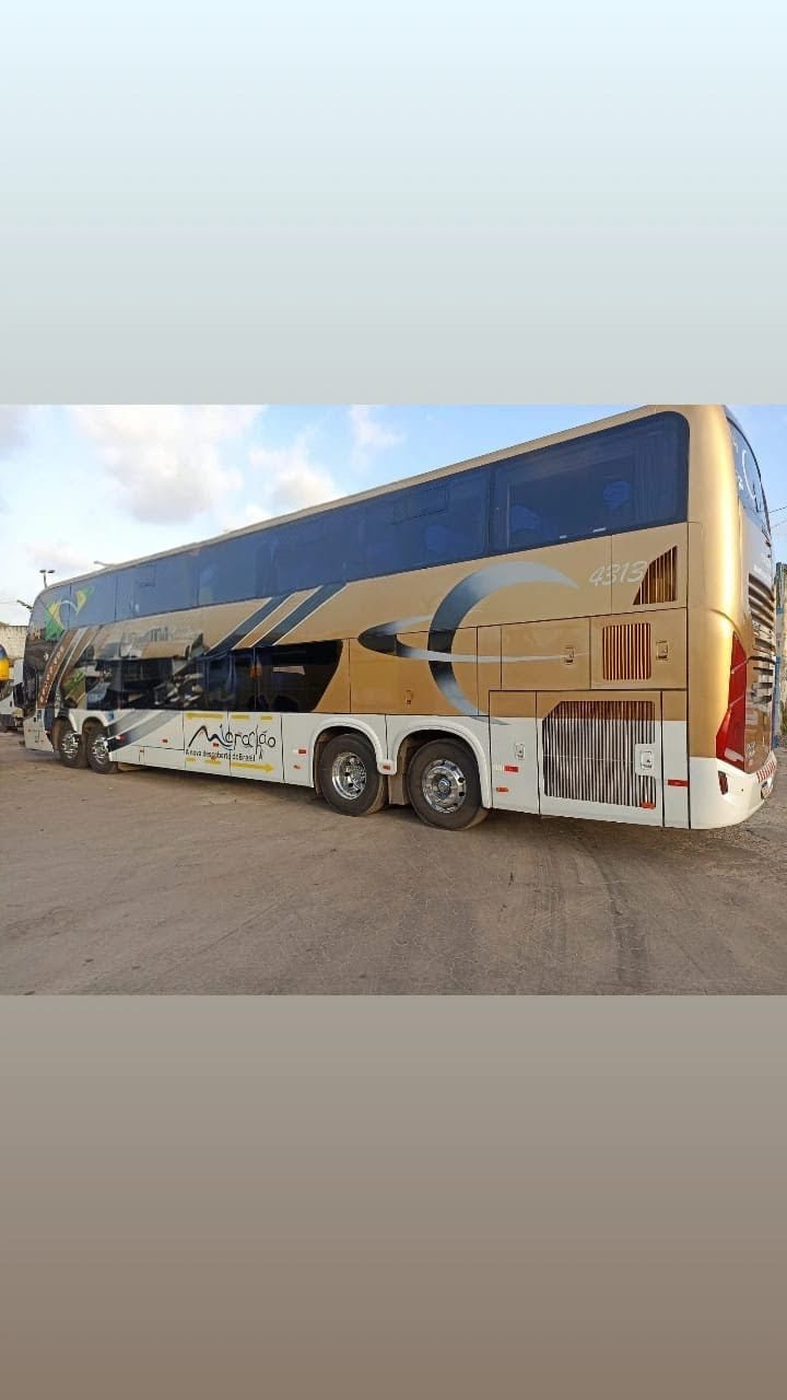 Foto 1 de Busscar VISSTA BUSS DD / Volvo B450 8x2