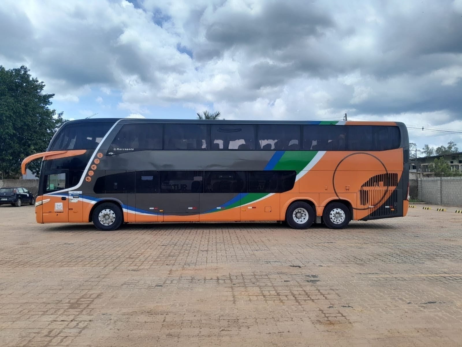 Foto 1 de Marcopolo Paradiso G7 DD / Volvo B420