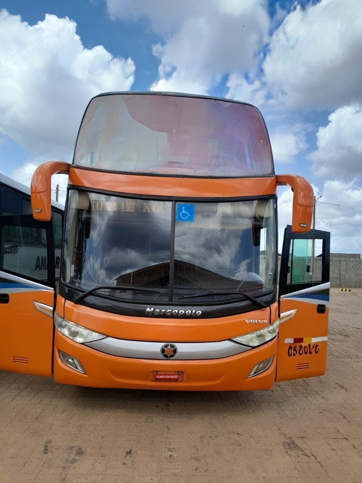 Foto 2 de Marcopolo Paradiso G7 DD / Volvo B420