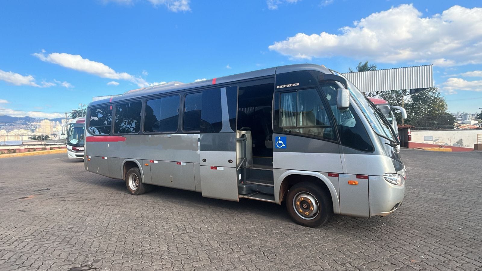 Capa do Marcopolo Sênior / Mercedes LO 916