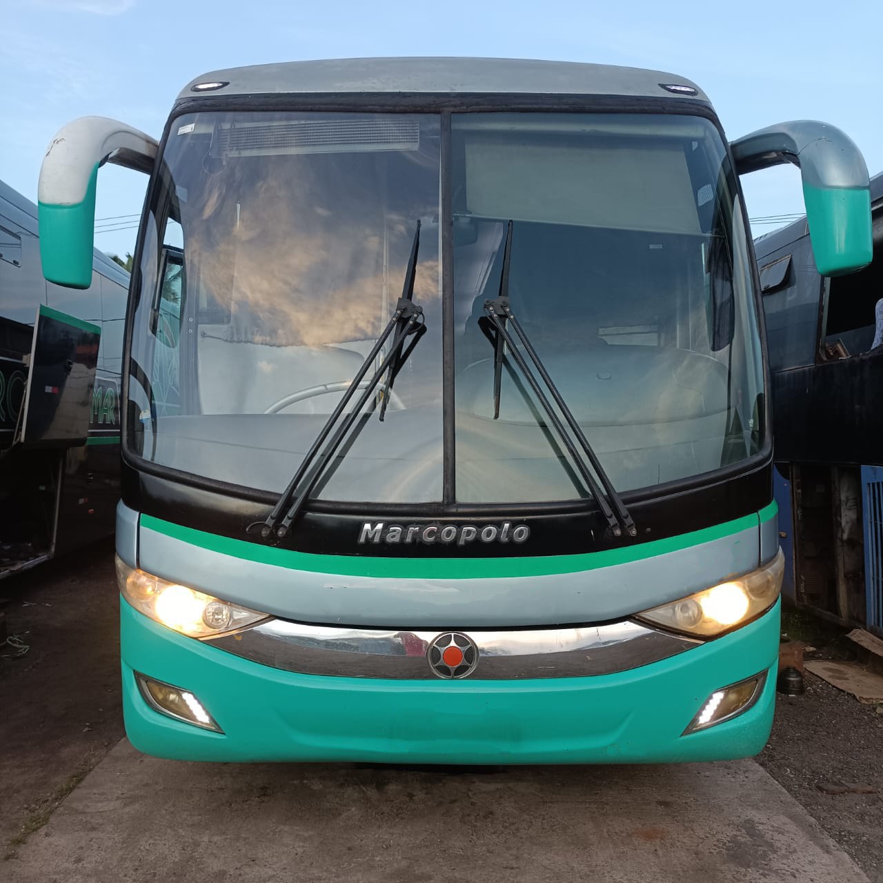 Foto 1 de Marcopolo Paradiso 1050 / Volvo B380