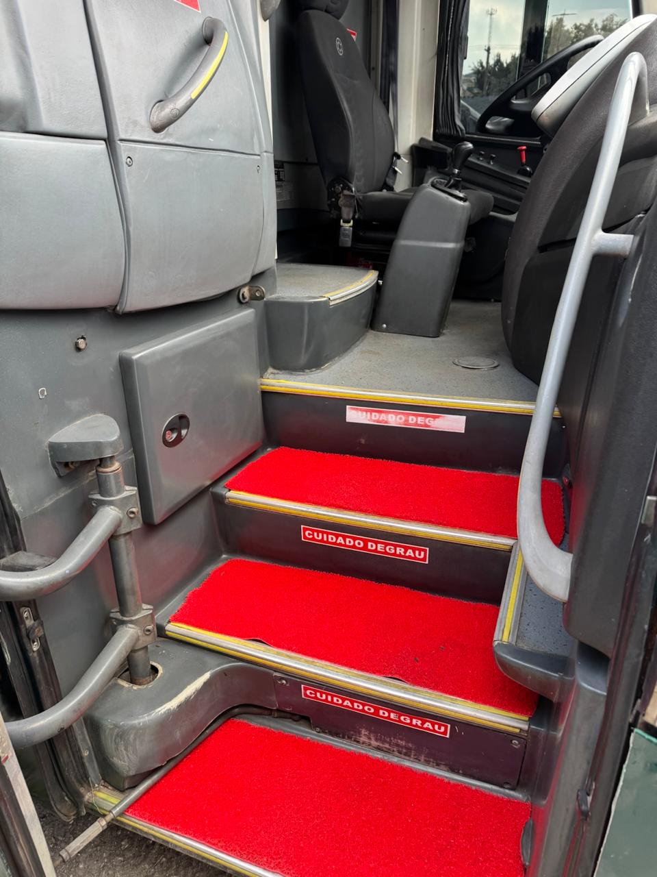 Foto 3 de Marcopolo Paradiso 1200 / Mercedes O500RSD- 6x2