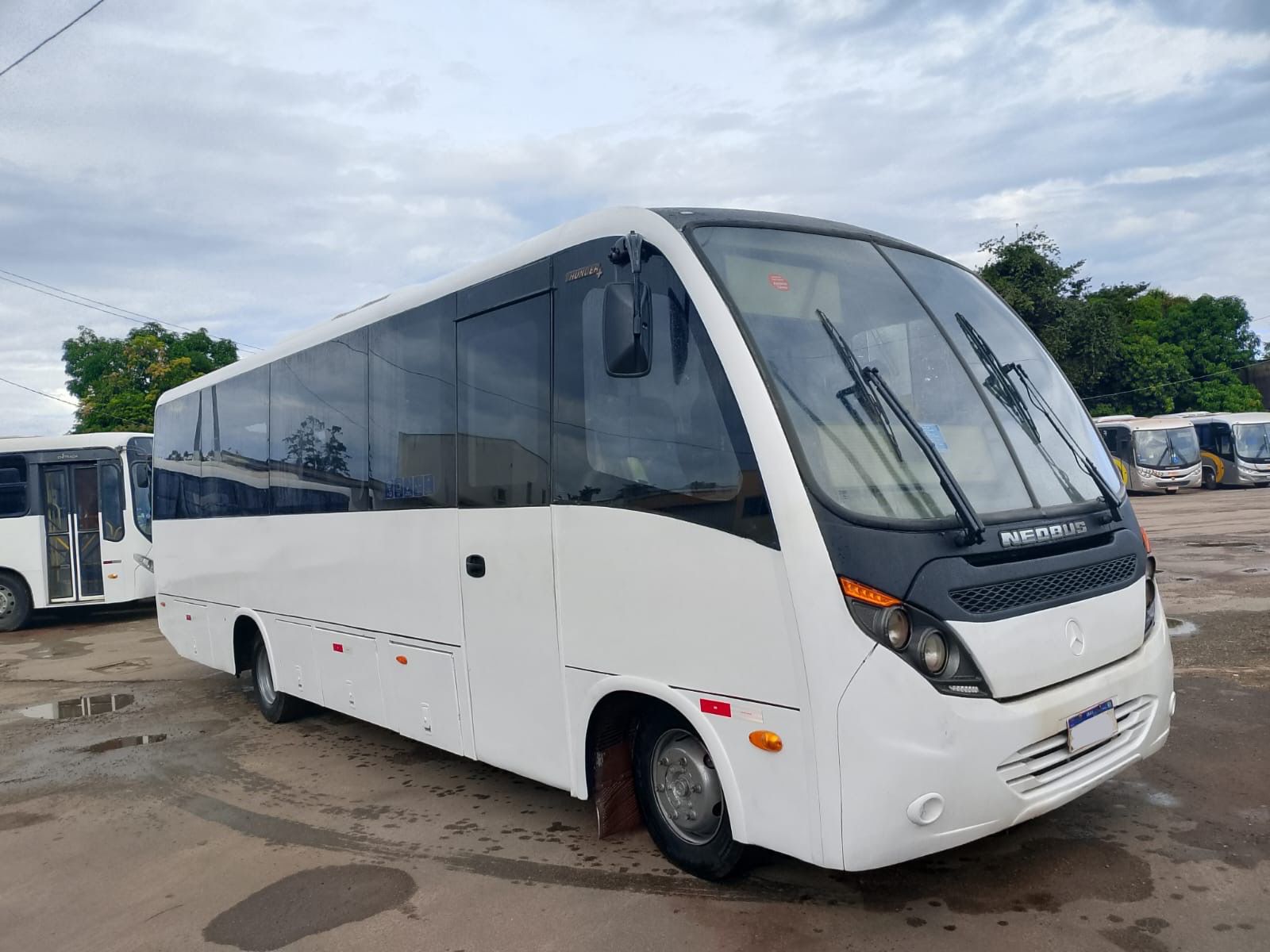 Capa do Neobus Thunder / Mercedes LO 916