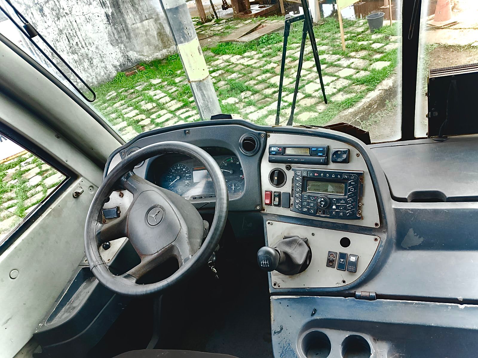 Foto 2 de Neobus Thunder / Mercedes LO 916