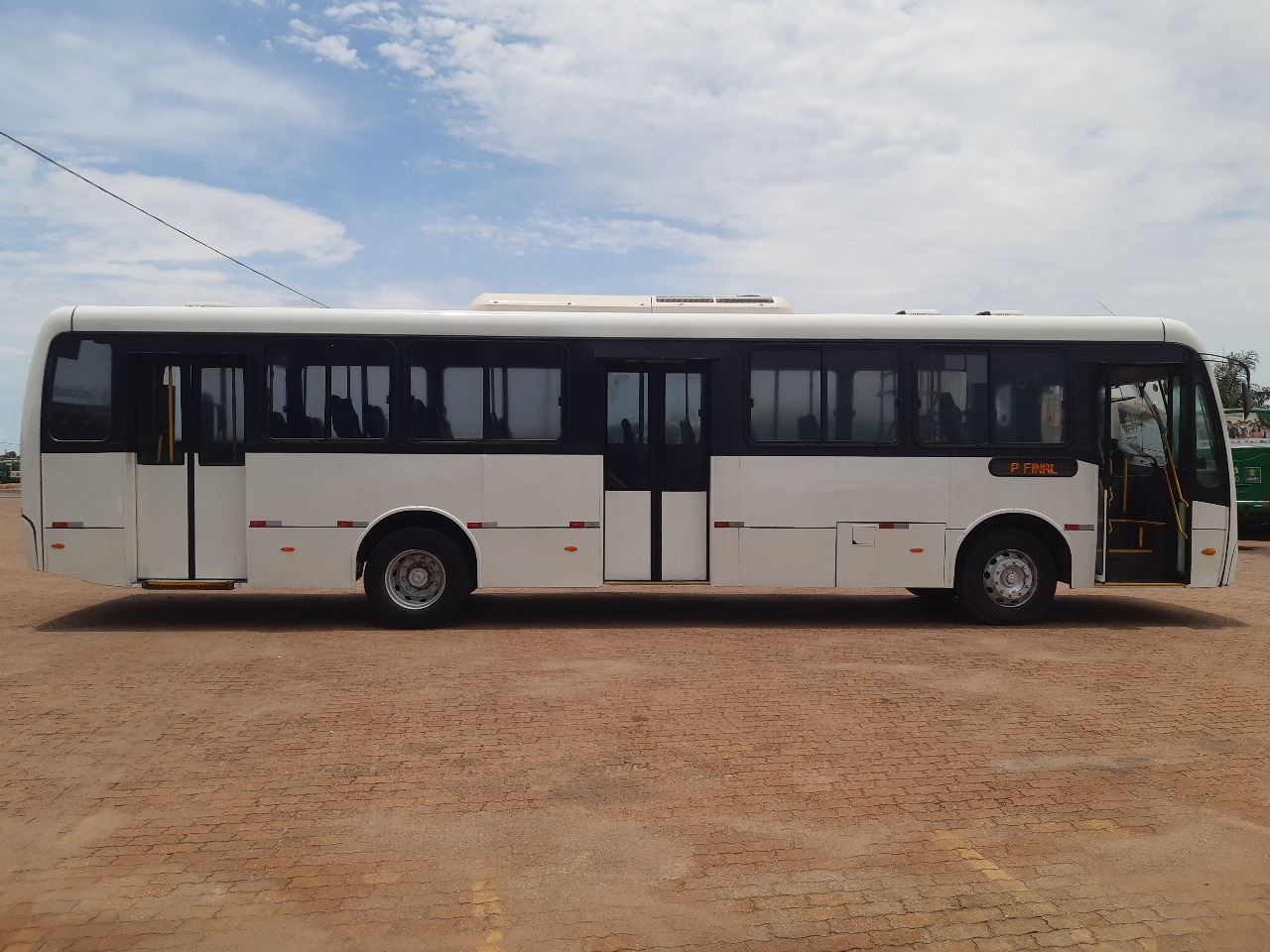 Foto 2 de Neobus Mega / Mercedes OF1721